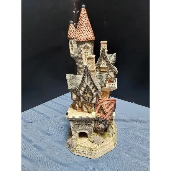 David Winter Cottages Castle in the Air dated 1991 Signed in 1982 in Box